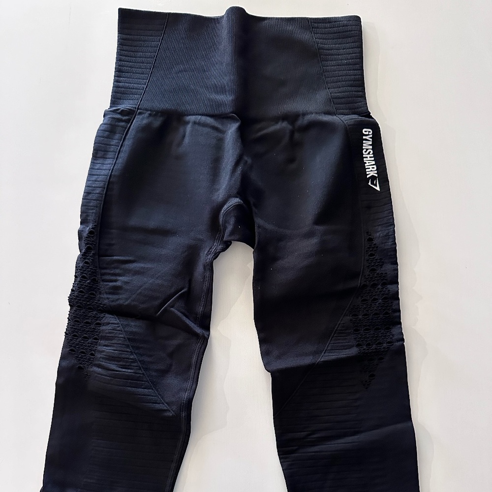 Cropped black gymshark leggings